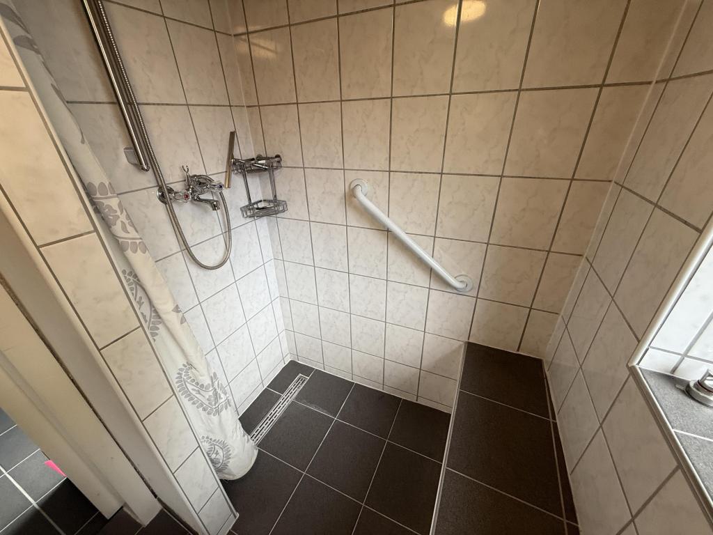 Dusche EG