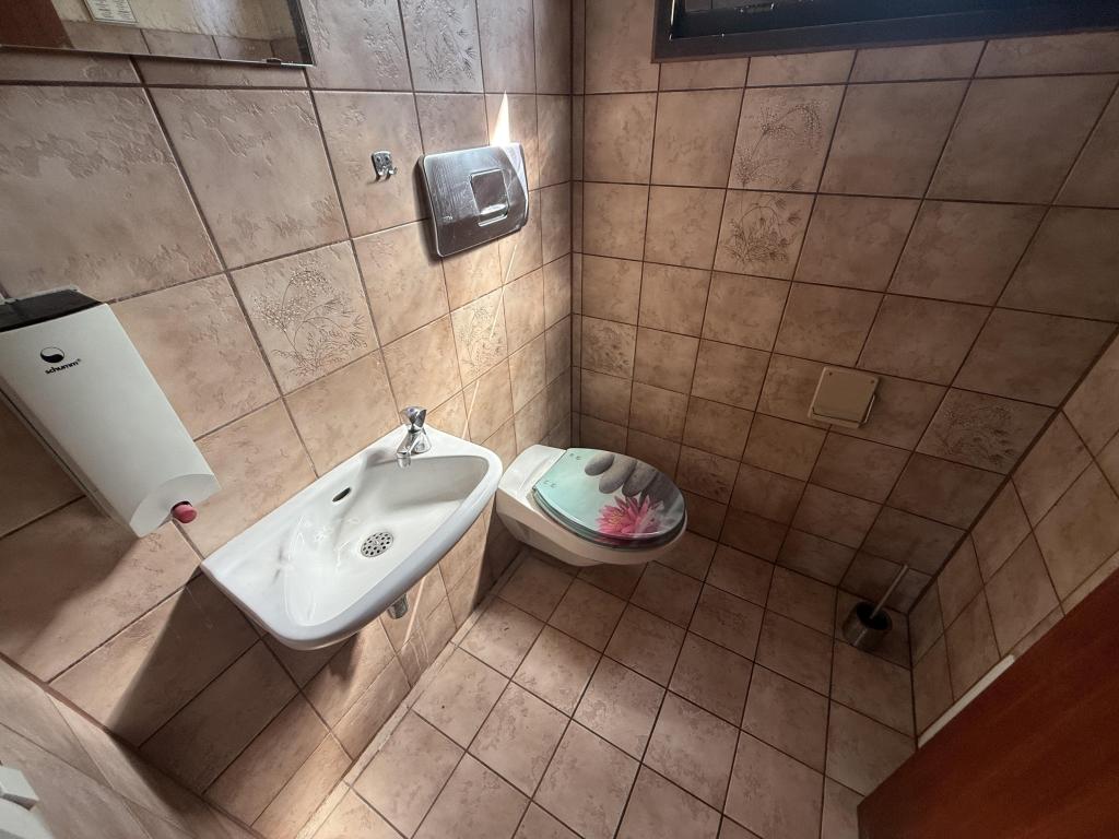Gäste-WC EG