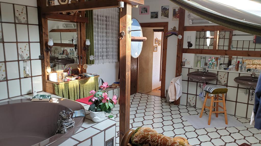 Bad groß Blick Schlafzimmer.jpg