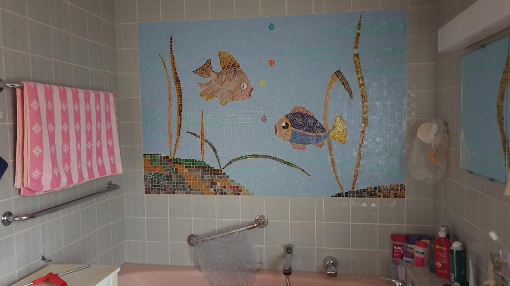 Kleines Bad mit Badewanne.jpg