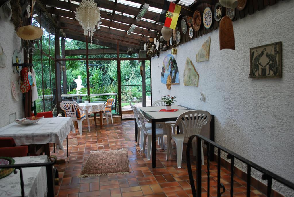 Wintergarten Blick in Garten.JPG