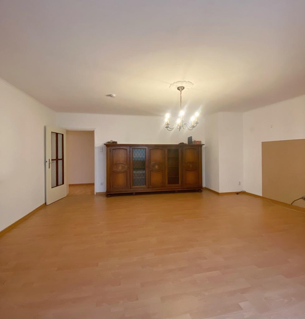 <h1 class="md:text-xl md:leading-6 mt-4 md:mt-10 lg:mb-6 mb-3 text-primary-500 font-semibold text-base leading-5"> Wohnung in Mannheim (Oststadt) </h1> - Foto 5