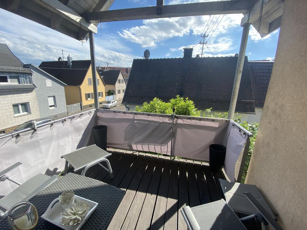 Balkon OG links