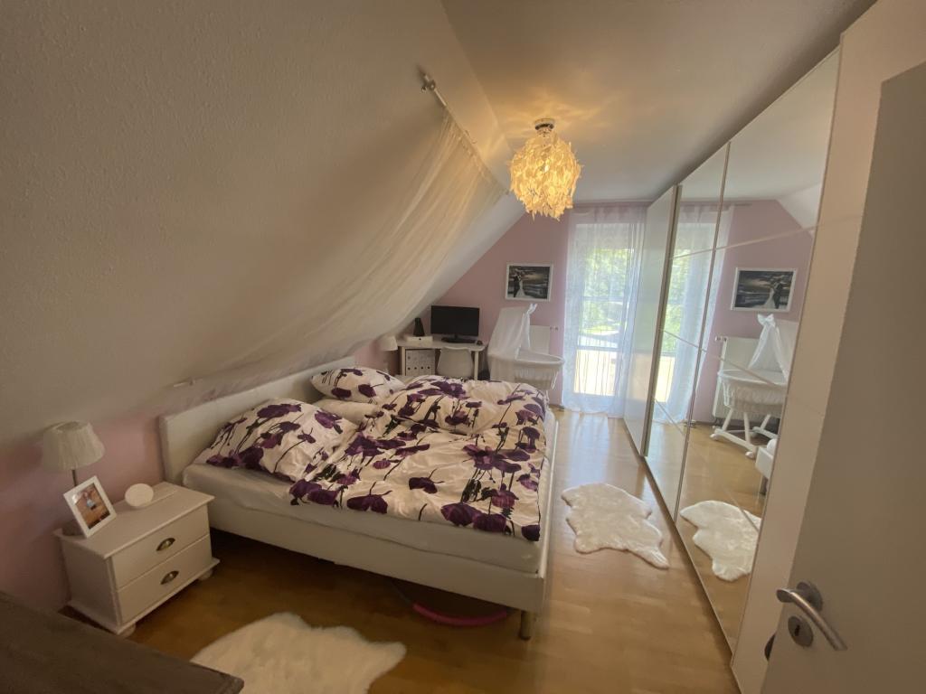 Schlafzimmer OG links