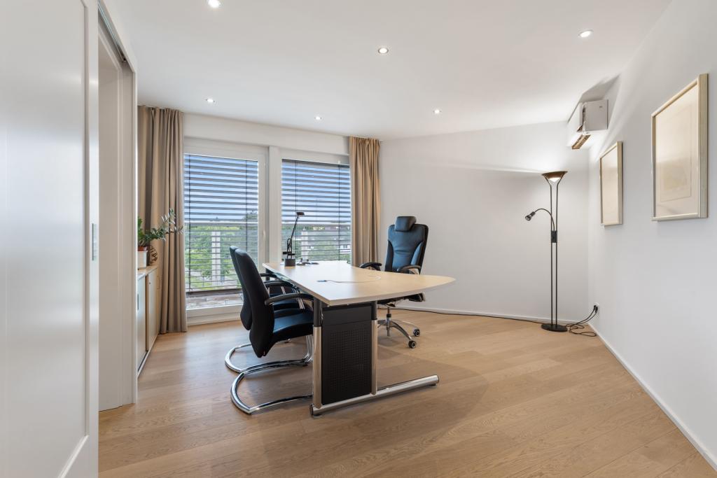 Büro 1