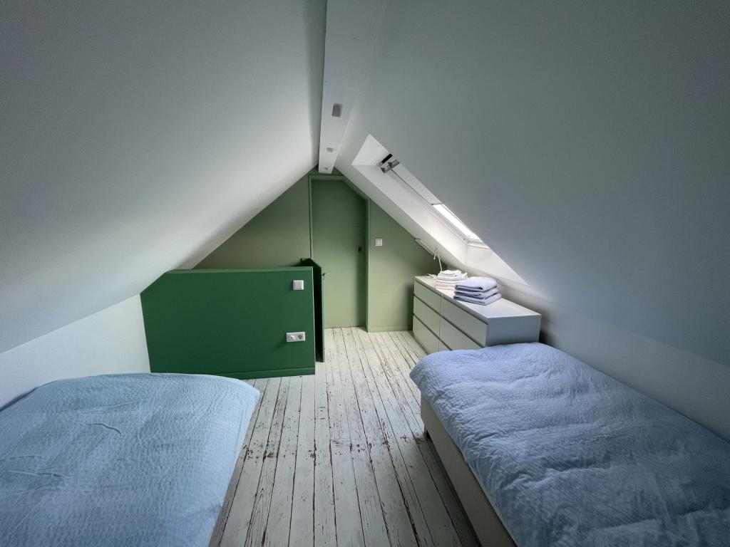 Möblierte Maisonettewohnung mit zwei Schlafzimmern, zwei Bädern und WG-Eignung in Karlsruhe - Foto 5