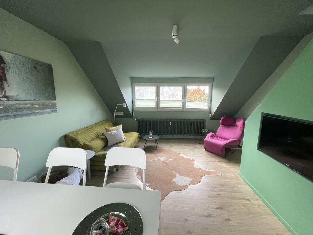 Möblierte Maisonettewohnung mit zwei Schlafzimmern, zwei Bädern und WG-Eignung in Karlsruhe - Foto 3