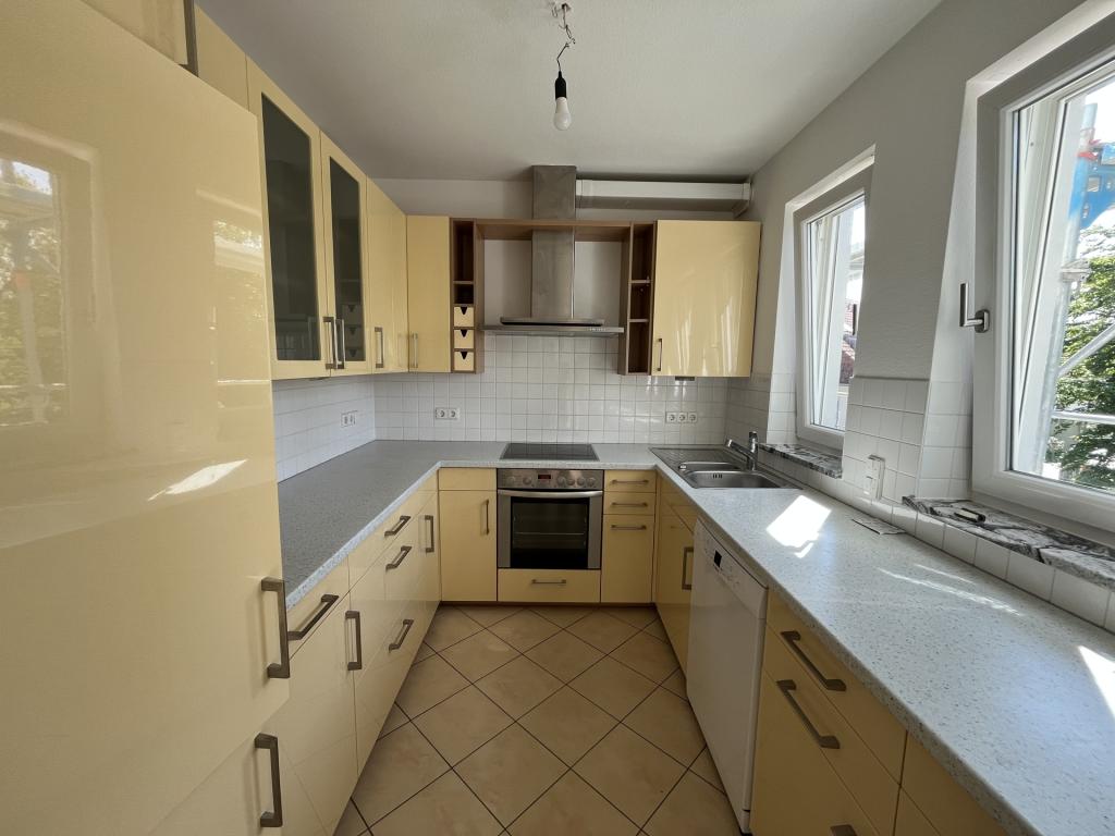 Großzügiges Wohnen in Bestlage: Gepflegte 4-Zimmer-Wohnung mit zwei Bädern und Südbalkon - Foto 3