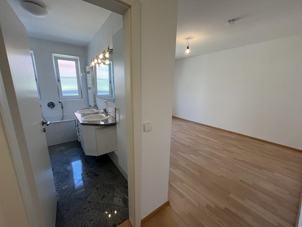Großzügiges Wohnen in Bestlage: Gepflegte 4-Zimmer-Wohnung mit zwei Bädern und Südbalkon - Foto 5