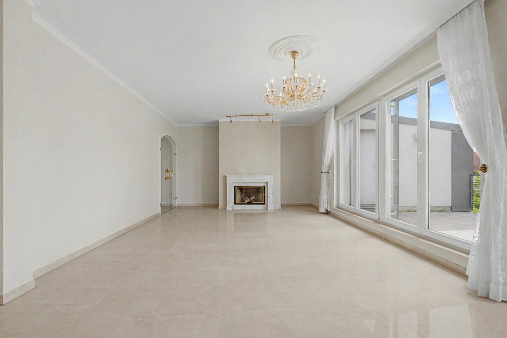 Exklusives Wohnen auf 176 m² – Penthouse mit 2 Terrassen, Kamin und neuer Einbauküche - Photo 3