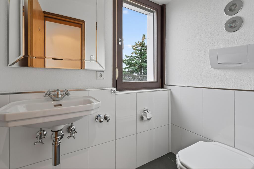 Elegantes Penthouse mit 180° Dachterrasse und hellem Wohnkonzept - Photo 1