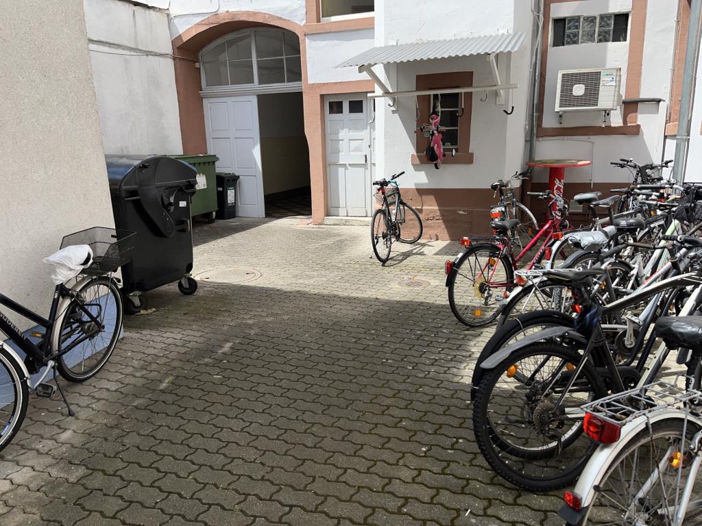 Ruhiges 1-Zimmer-Apartment mit großem Balkon – Begehrte Innenstadtlage in Karlsruhe - Photo 3