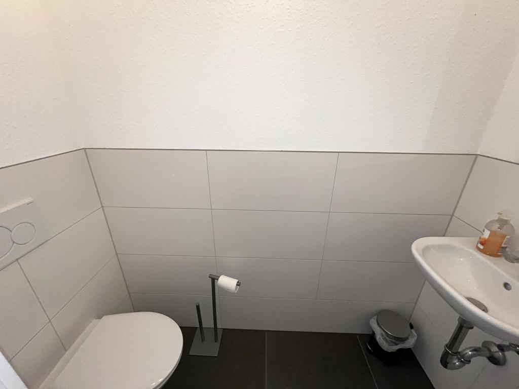 Großzügiges WG-Zimmer in KA-Daxlanden: Modernes Haus, Garten & tolle Gemeinschaft - Photo 3
