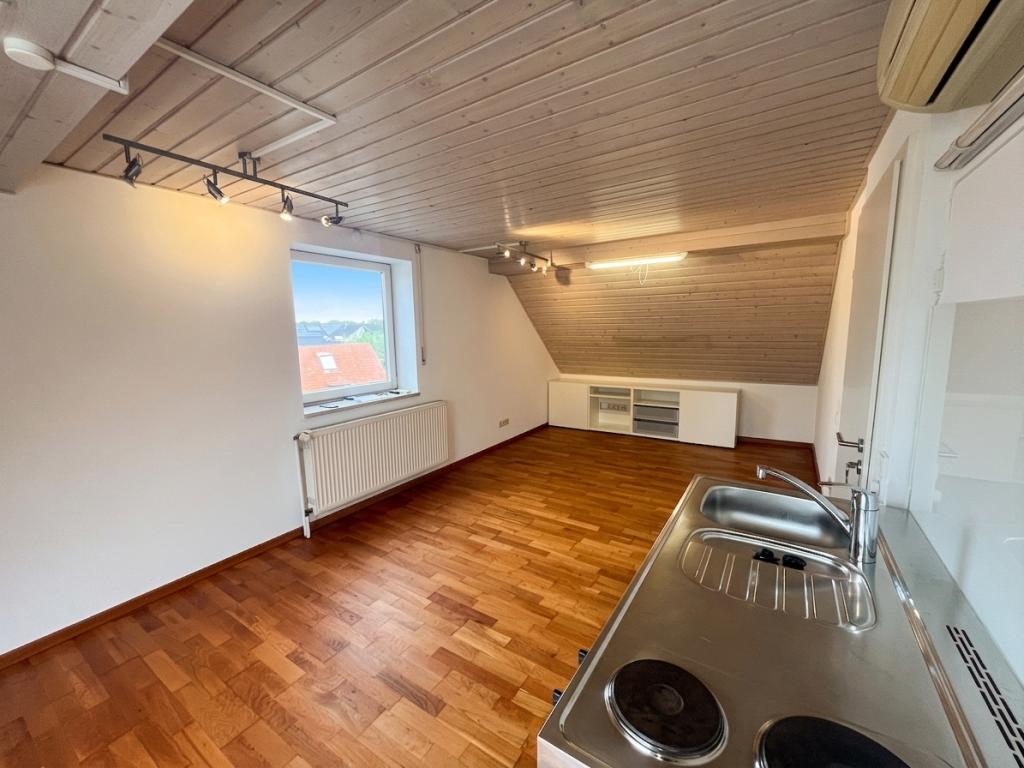 Helle und bezugsfreie 2-Zimmer-Wohnung mit Kochnische in Ettlingen-Spessart - Photo 2