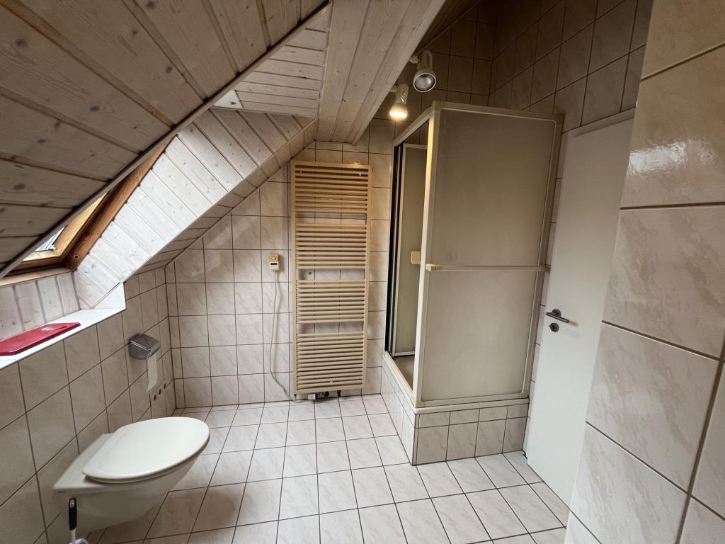 Helle und bezugsfreie 2-Zimmer-Wohnung mit Kochnische in Ettlingen-Spessart - Photo 5