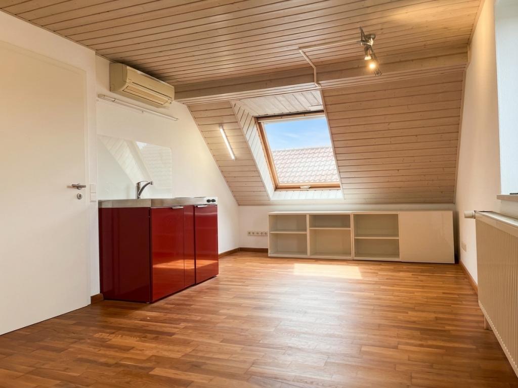 Helle und bezugsfreie 2-Zimmer-Wohnung mit Kochnische in Ettlingen-Spessart - Photo 3
