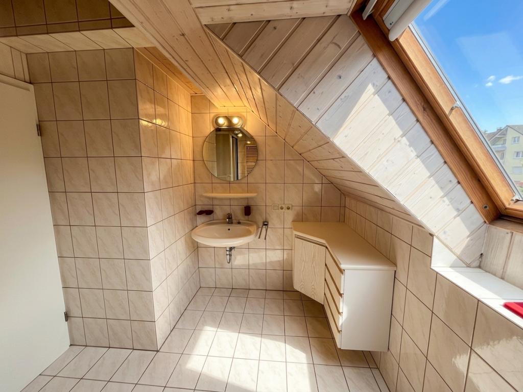 Helle und bezugsfreie 2-Zimmer-Wohnung mit Kochnische in Ettlingen-Spessart - Photo 4