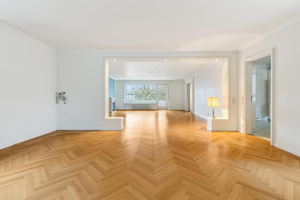 Exklusive & großzügige 3 Zimmer-Whg. in prominenter Lage in Baden-Baden! Mit Aufzug & TG-Stellplatz! - Foto 2