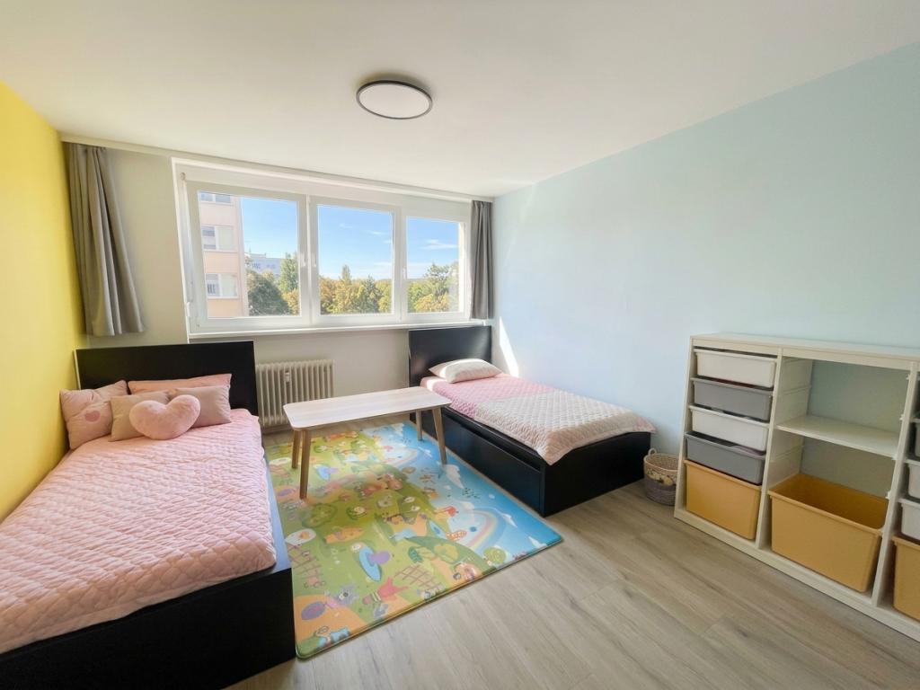 Platz für die ganze Familie: großzügige 4-Zimmer-Wohnung mit Balkon in Knielingen - Photo 3