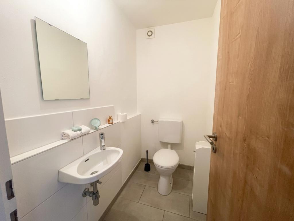 Platz für die ganze Familie: großzügige 4-Zimmer-Wohnung mit Balkon in Knielingen - Photo 5