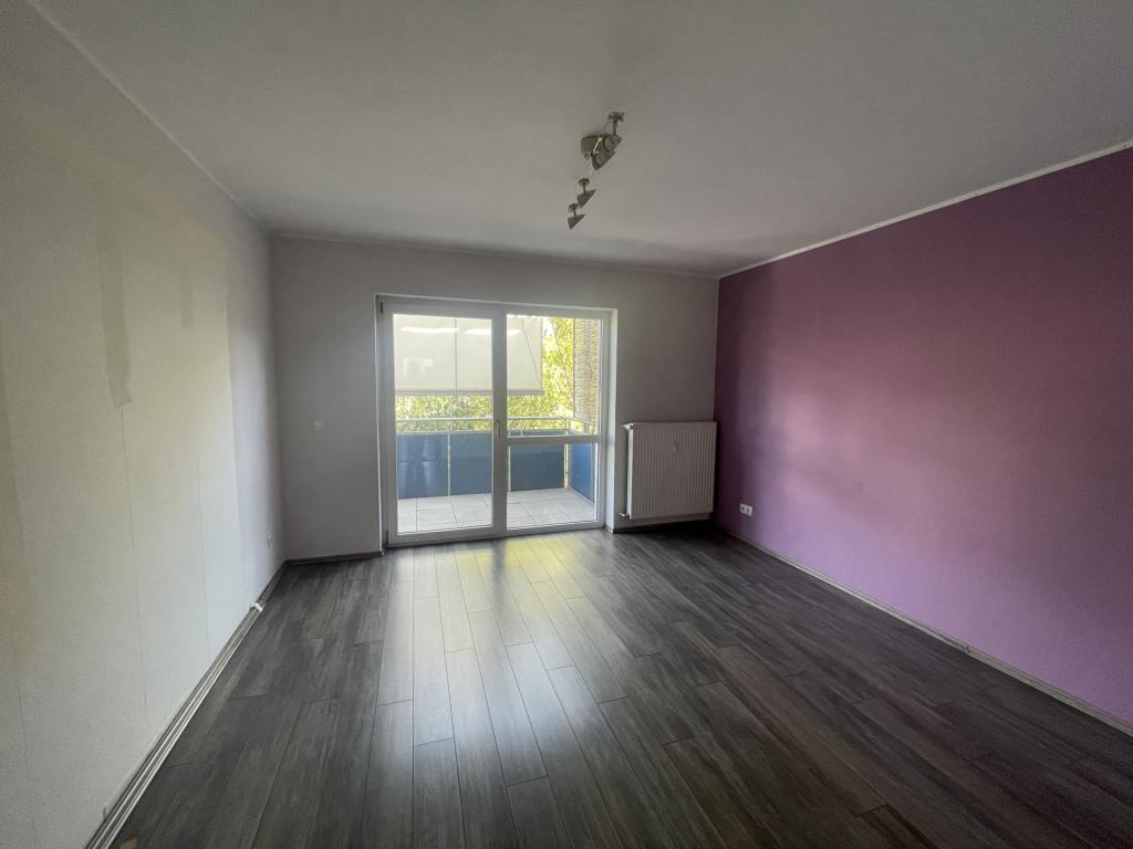 Wohnen im Grünen: Helle 4-Zimmer-Wohnung mit Balkon und Einbauküche in Karlsruhe-Waldstadt - Foto 1