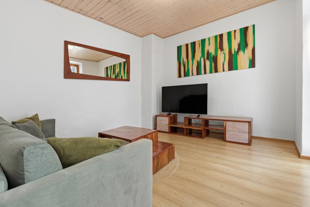 Modernes Tiny House auf ca. 46 m² – möbliert, mit Klima, Balkon & Innenhofnutzung - Photo 2