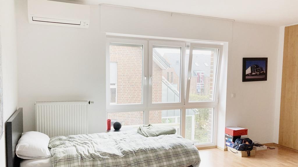 Schlafzimmer mit Klimaanlage weitere Ansicht