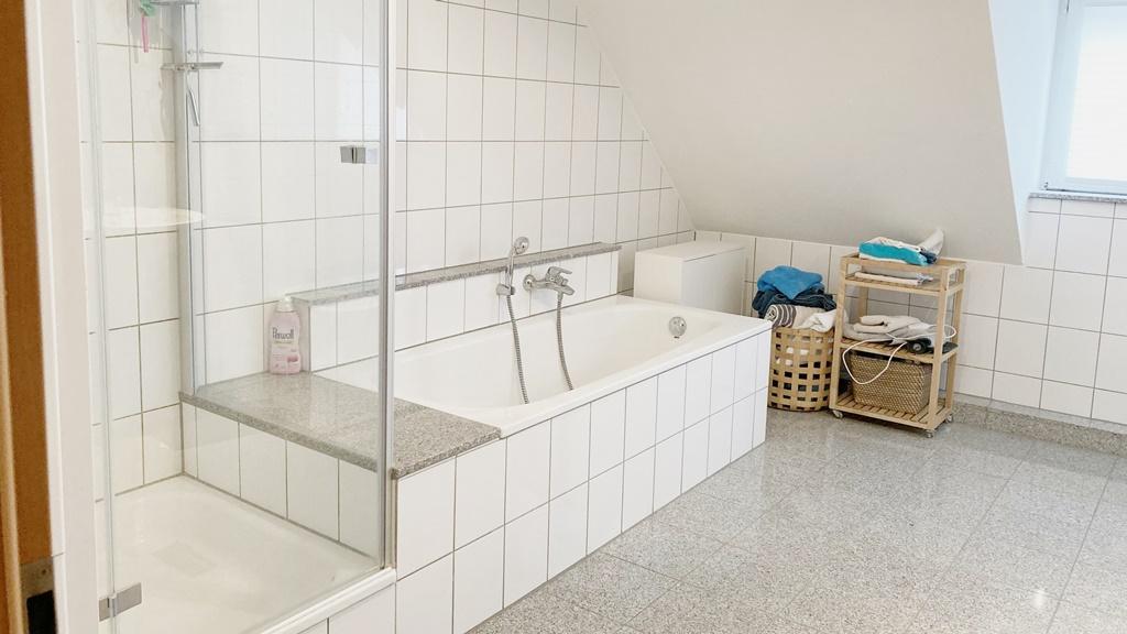Hochwertiges Badezimmer weitere Ansicht