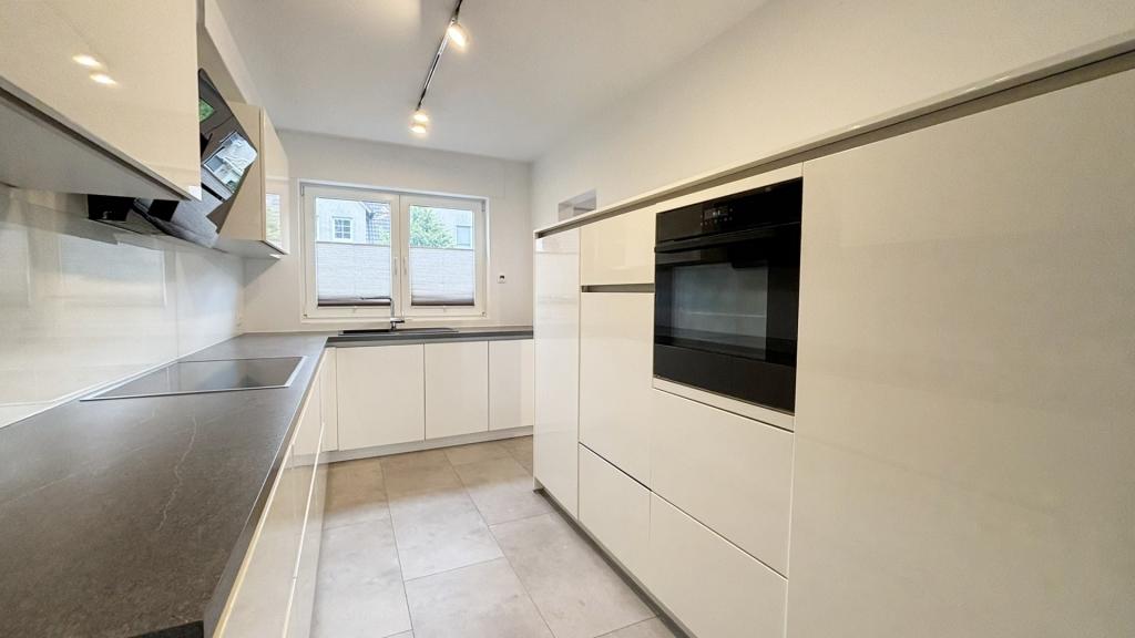 Familienfreundliches Einfamilienhaus in Düsseldorf-Einbrungen! - Photo 5