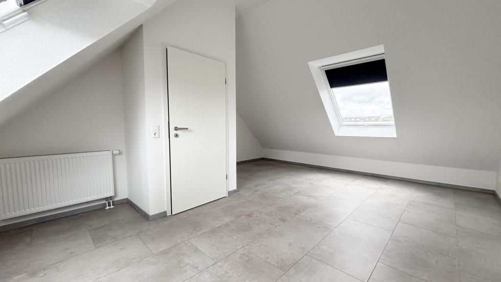 Familienfreundliches Einfamilienhaus in Düsseldorf-Einbrungen! - Photo 2