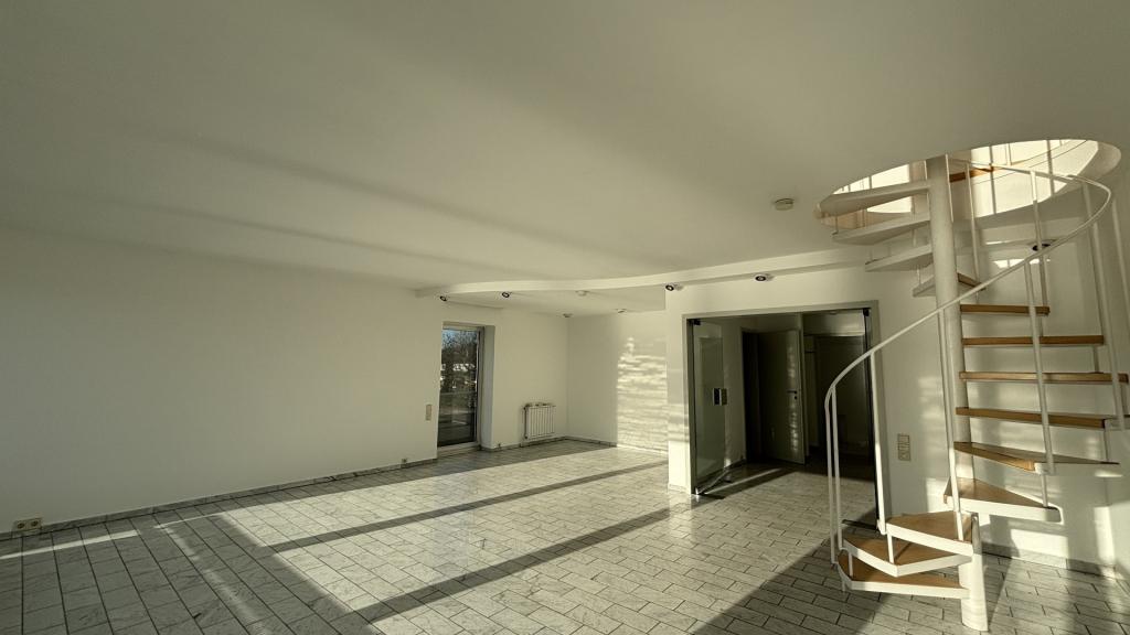 1. Rheinlage: Lichtdurchflutete Maisonette-Wohnung mit Rheinblick - Foto 5