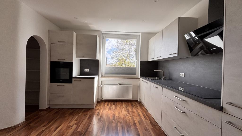 2,5 Zimmer-Wohnung mit neuer hochwertiger EBK zum Erstbezug nach vollständiger Renovierung - Photo 2