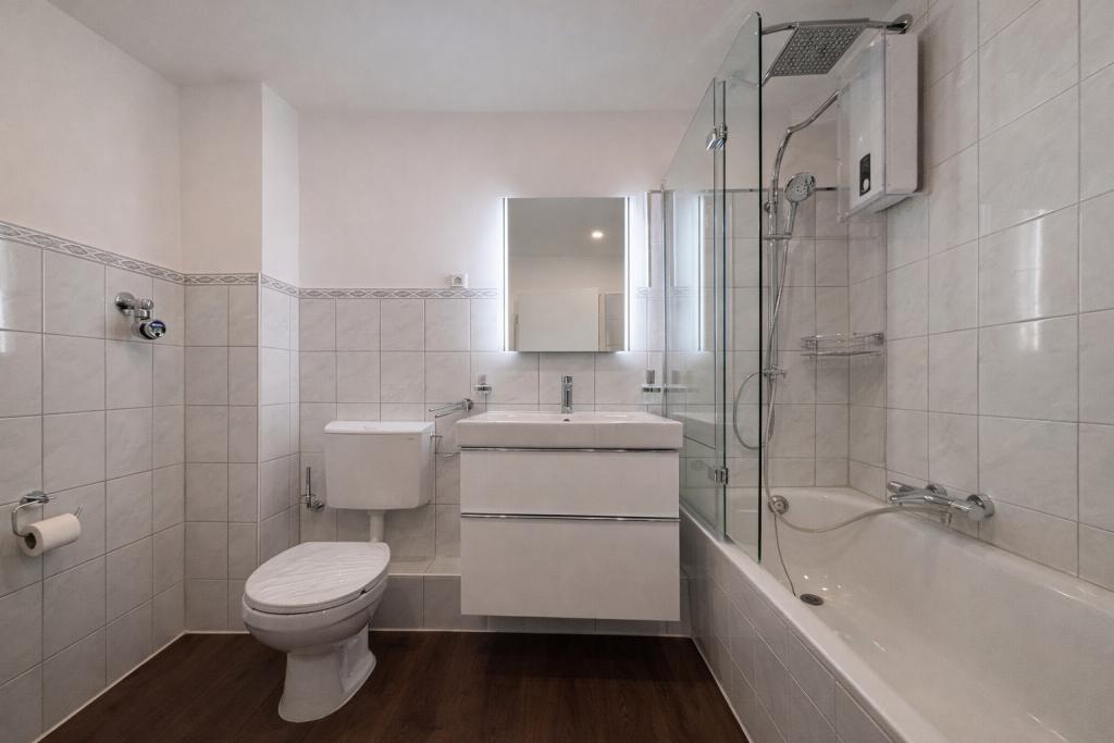2,5 Zimmer-Wohnung mit neuer hochwertiger EBK zum Erstbezug nach vollständiger Renovierung - Photo 4