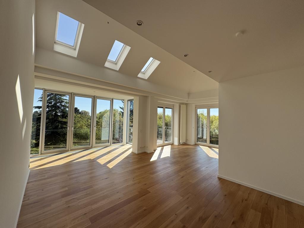 Attraktive Wohnung mit viel Platz und Blick in die Rheinauen - Photo 1