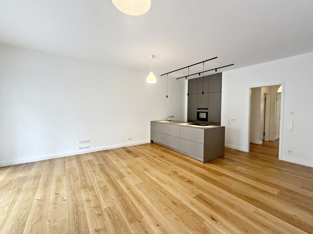 Stilvolle Erdgeschosswohnung mit großer Terrasse in begehrter Lage der Düsseldorfer Altstadt - Foto 5