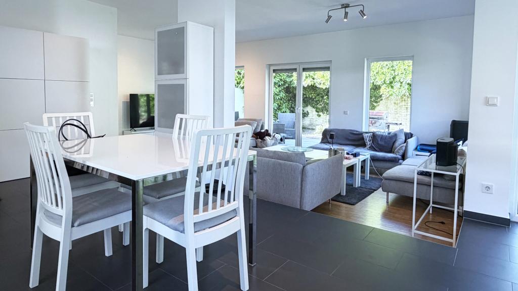 Exklusive, moderne Doppelhaushälfte in Wittlaer. Nähe Rhein und U79 - Photo 1