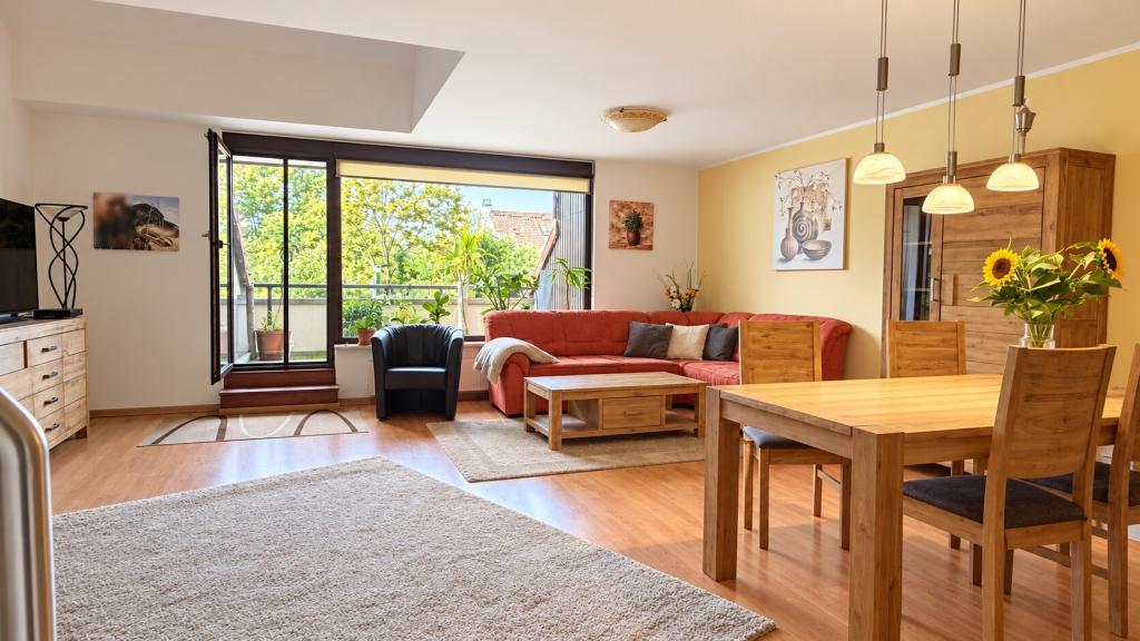 Lichtdurchflutete Maisonettewohnung in wunderbarer, ruhiger Grünlage! - Foto 2