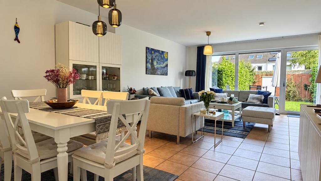 Reihenmittelhaus mit Garten & Dachterrasse in familiärer Umgebung in Einbrungen - Foto 1