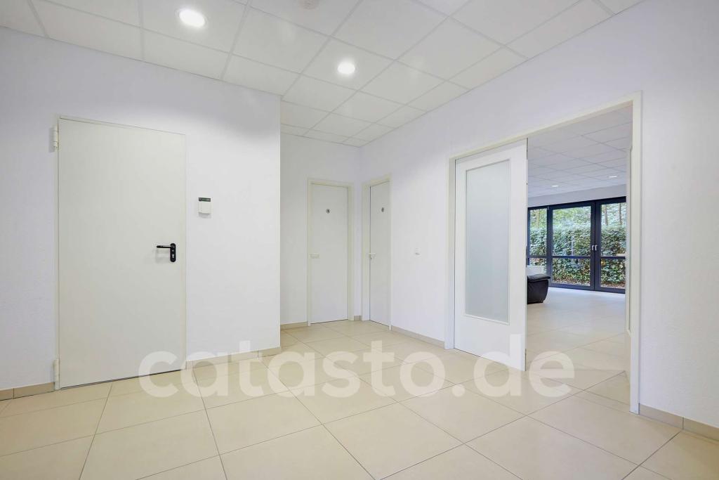 3941110-Kf8gCDRA6yZE43vo7A1r9yWw-Diele1.jpg