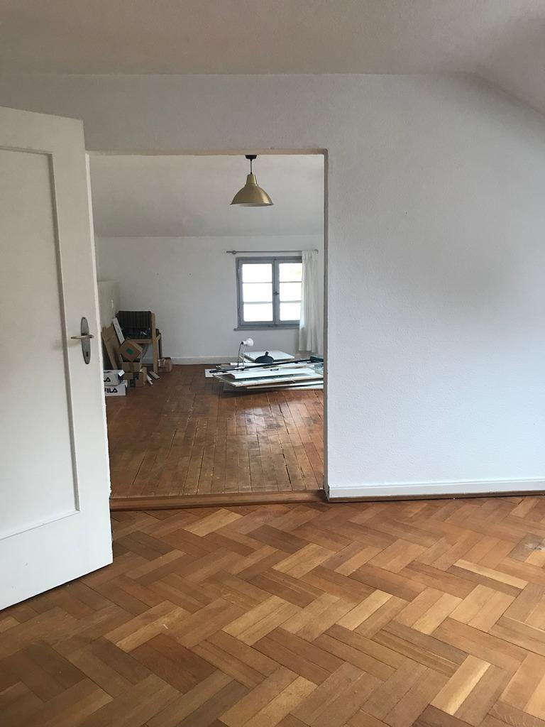 Blick von Zimmer 1 in Zimmer 2.jpg