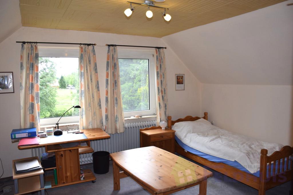 Schlafzimmer DG