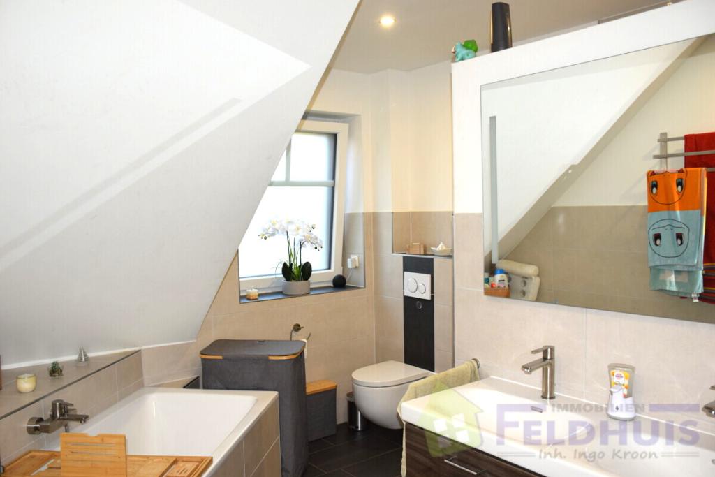 Badezimmer DG Bild 1