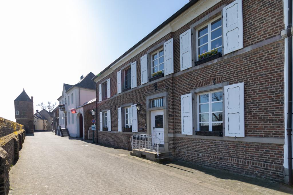 Erdgeschosswohnung mit Terrasse in der Zollfeste Zons - Foto 4