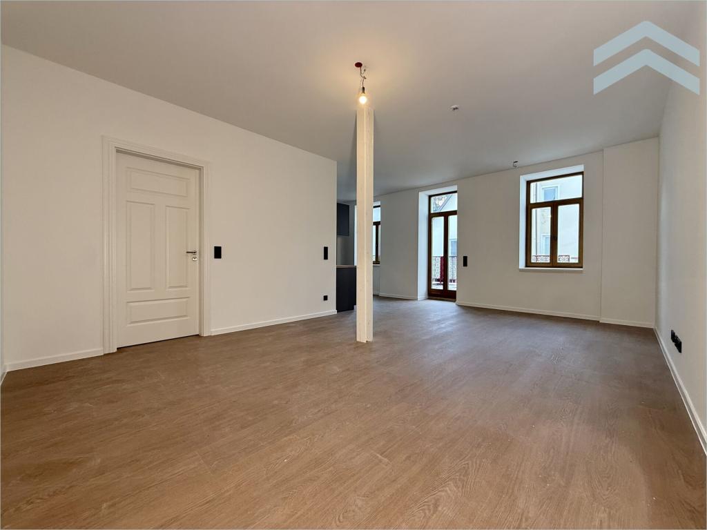 Erstbezug nach Sanierung - moderne Wohnung mit historischem Charme - Photo 2