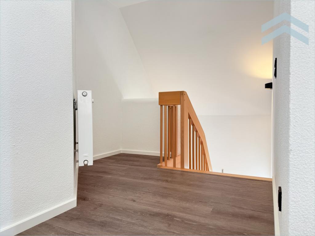 Flur (Platz für Sideboard & Deko)