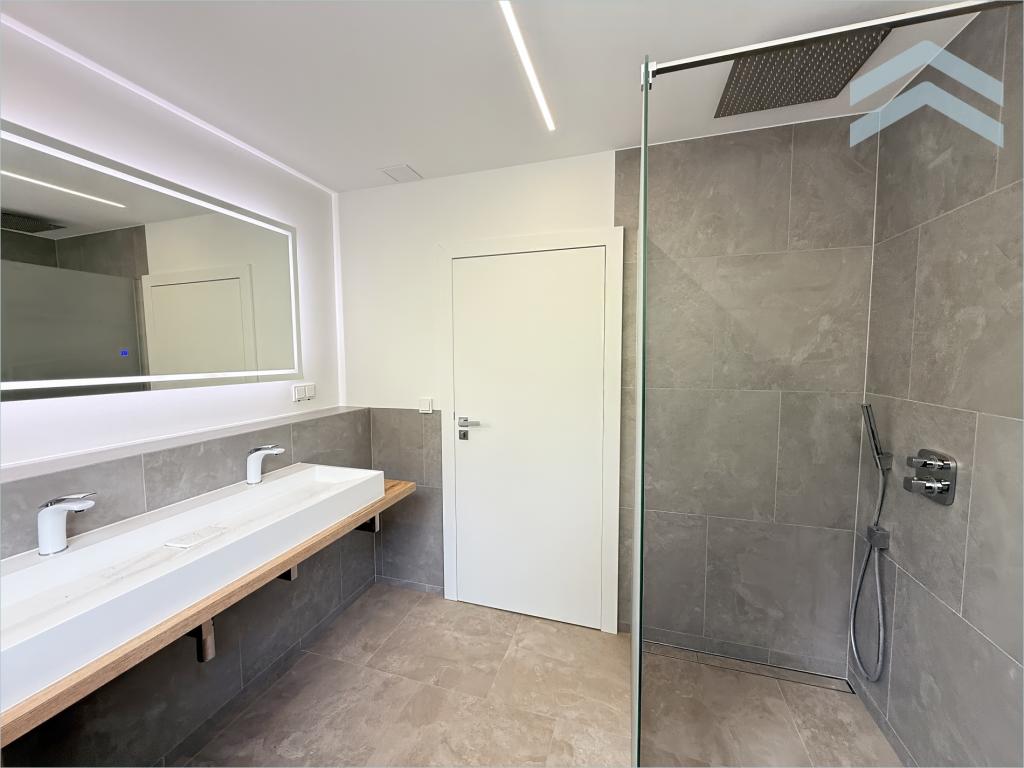 Regendusche (beleuchteter Spiegel)