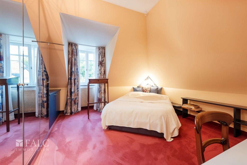 Schlafzimmer links 