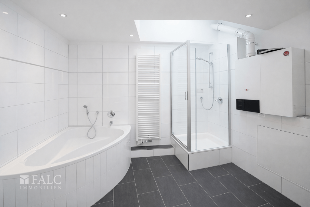 2-Zimmer-Dachgeschosswohnung mit Galerie & Innenhof-Terrasse - Photo 5