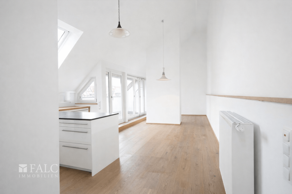 2-Zimmer-Dachgeschosswohnung mit Galerie & Innenhof-Terrasse - Photo 1