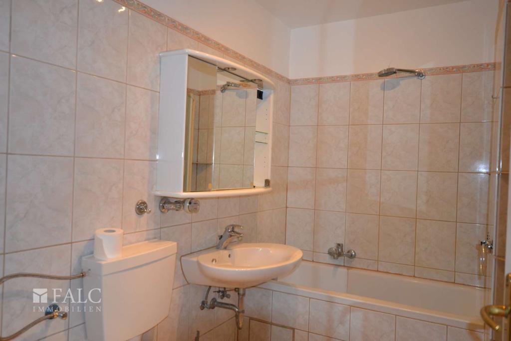 Schöne zwei Zimmer Wohnung nähe Stockdorf BHF - Photo 4